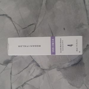 Rodan & Fields Unblemish Invisible Matte Defense